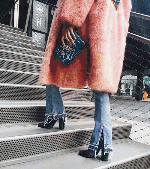 切爾西靴配什么襪子_秋冬靴子搭配_馬丁靴穿搭技巧