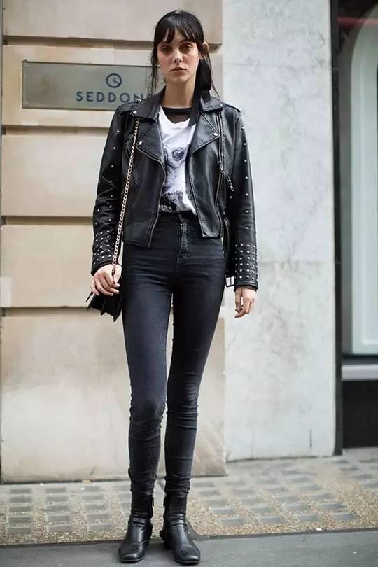 秋冬靴子搭配_馬丁靴穿搭技巧_切爾西靴配什么襪子