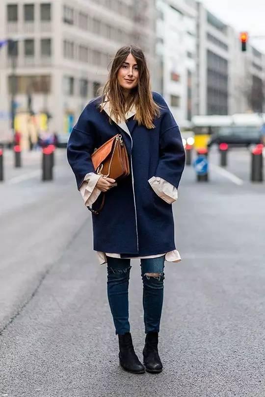 切爾西靴配什么襪子_秋冬靴子搭配_馬丁靴穿搭技巧