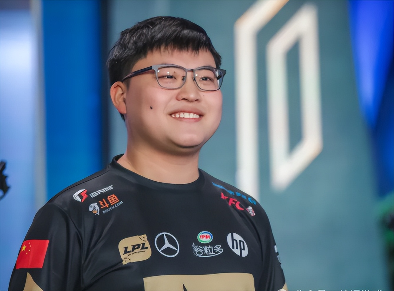 電競主播收入排行2025_電競選手薪資 Miss 揭秘 LPL 薪資標(biāo)準(zhǔn)