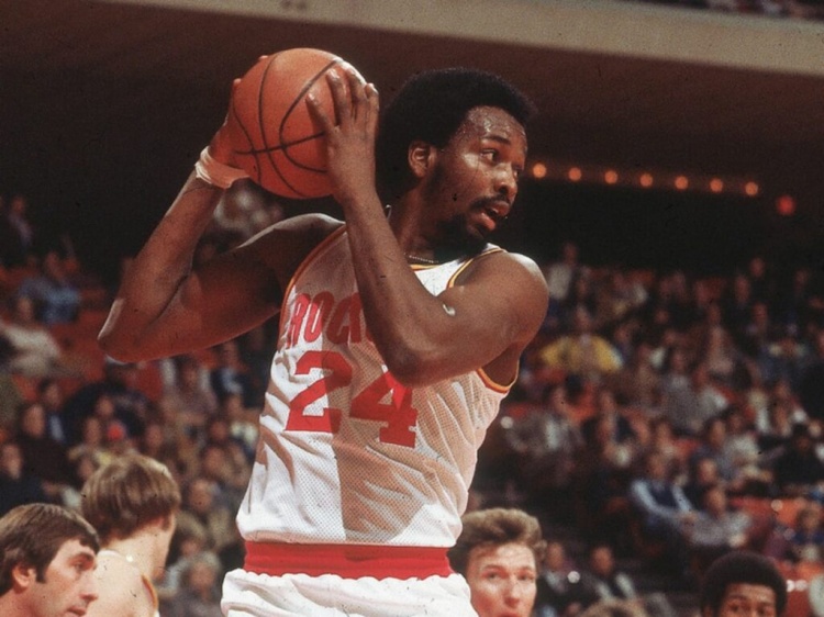 NBA歷史單場前場板排行榜_摩西馬龍前場板記錄_nba單場籃板排行榜