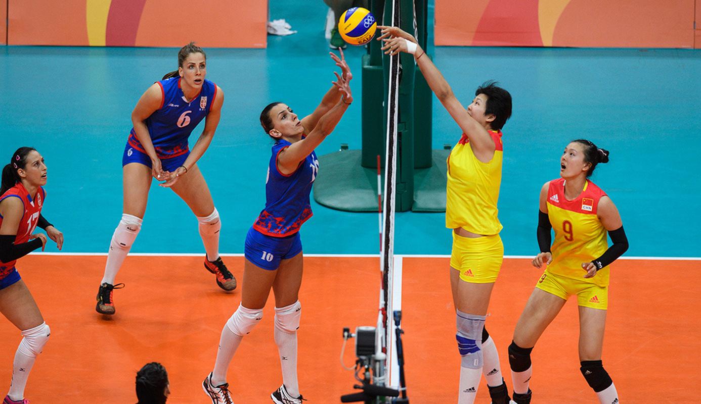 中國女排里約奧運(yùn)奪冠：時隔12年再奪金，3-1逆轉(zhuǎn)塞爾維亞