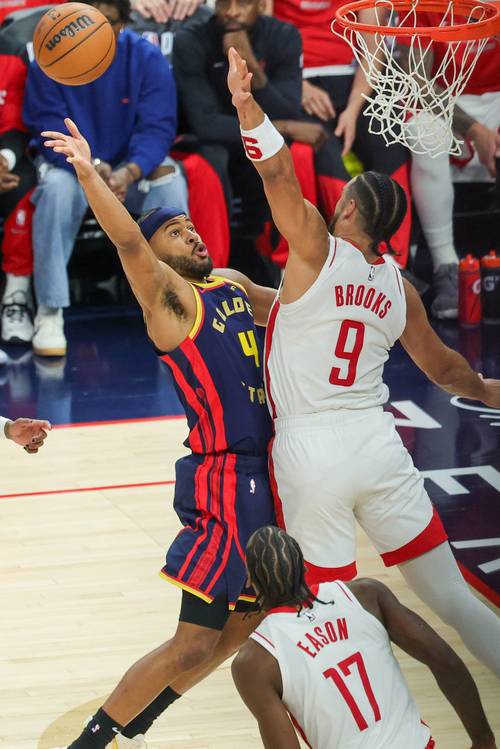 季后賽盛宴開啟：火箭VS開拓者，誰將問鼎？快船VS勇士，巔峰對(duì)決